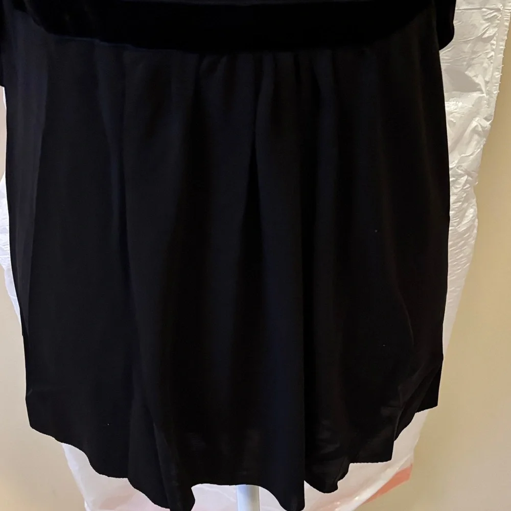 RED Valentino Black Lace Top - Size Medium - Picture 9 of 12